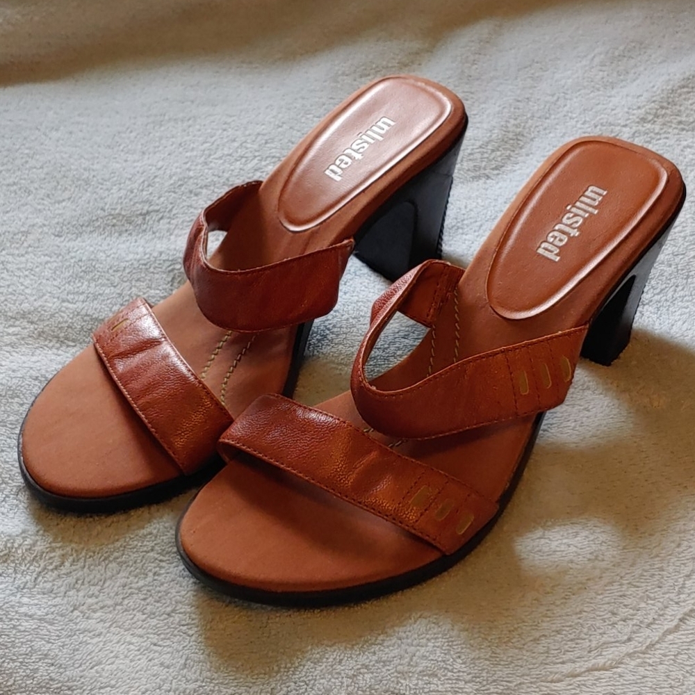Unlisted by Kenneth Cole healed Sandals